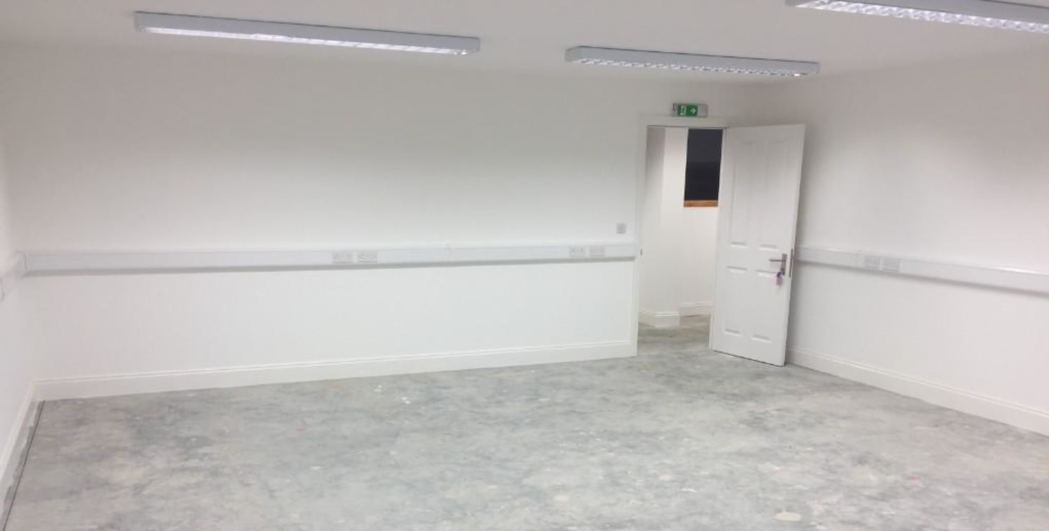 OFFICE TO LET. Situated on the Barleylands Estate the site provides easy access to A127 and A13, with the M25 and A130 being approximately 15 minutes drive away. RECENTLY REFURBISHED the space benefits from AMPLE PARKING onsite, toilet facilities & o...