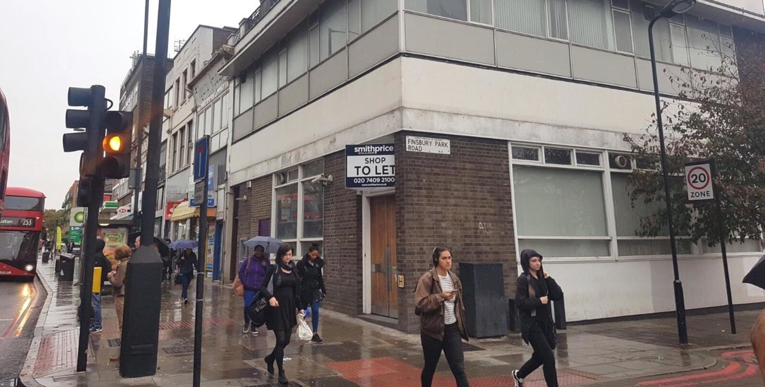 A3 PERMISSION JUST GRANTED! This ex-bank is located directly opposite an entrance/exit to Finsbury Park, providing a great spot for any business. 1,690sqft of A3 space to let in a highly visible location with a very high footfall, close to Finsbury P...