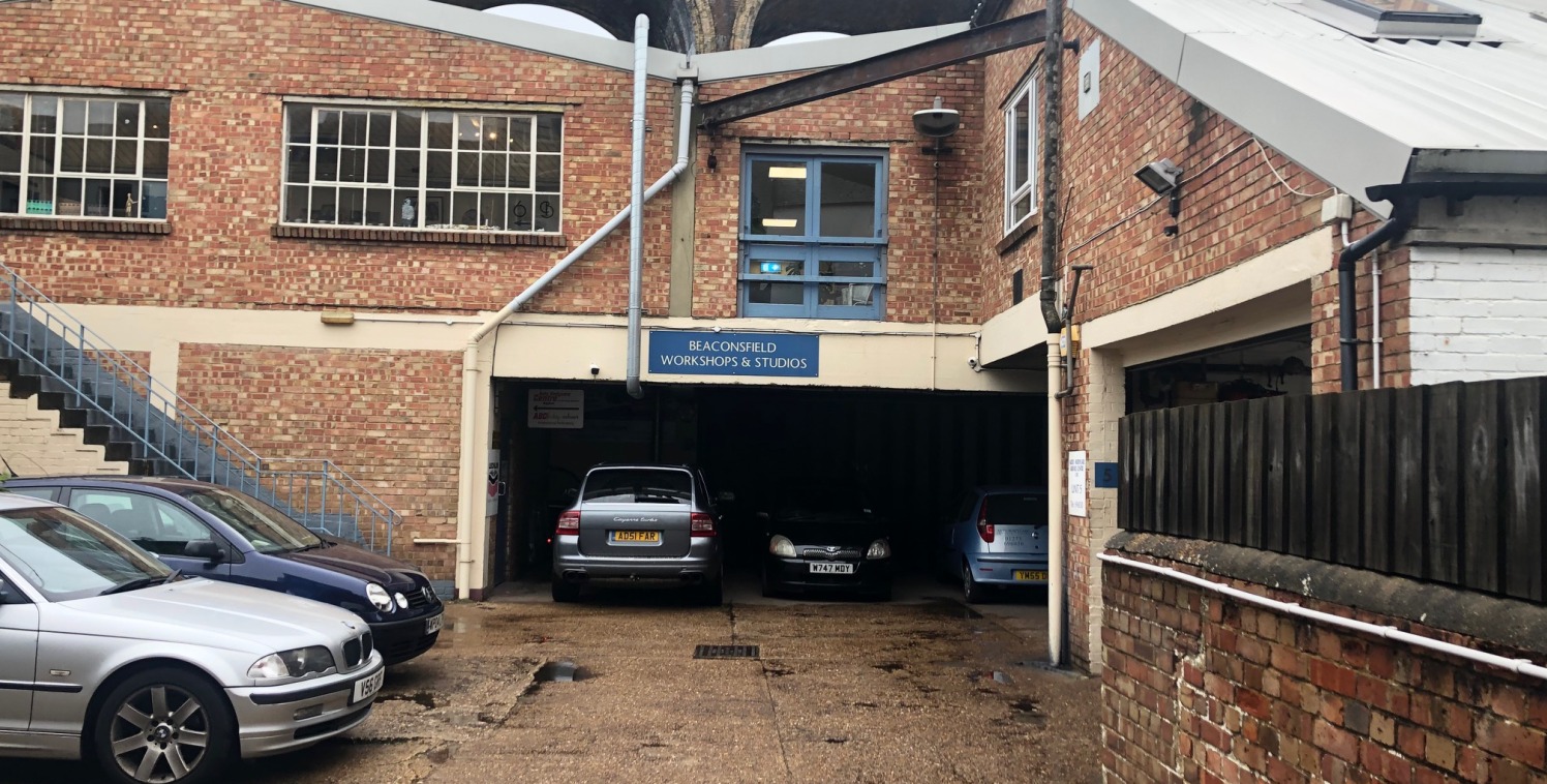 B1 USE ON FLEXIBLE TERMS

Open plan office / workshop / Studio opportunity

Size 21.37 sq m (230 sq ft) 

TO LET