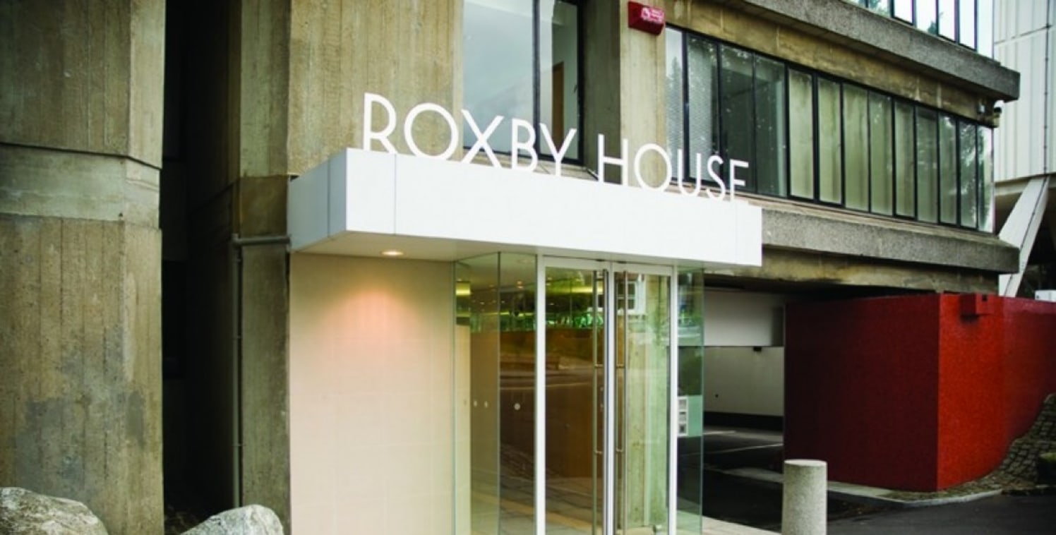 <p class="p1">Roxby House is a five-storey purpose built office block with onsite car parking located in the centre of Sidcup on the A222 Station Road.&nbsp; Close to the junction with Sidcup High Street and benefits from good road connections with t...