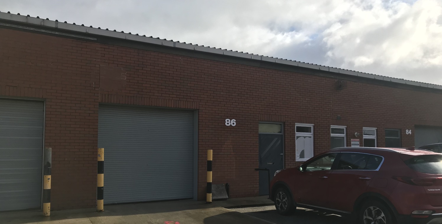 706 sq ft unit available with office and WC.

Roller shutter and personnel door.

Plentiful car parking on site.

706 sq ft

£6,700 per annum