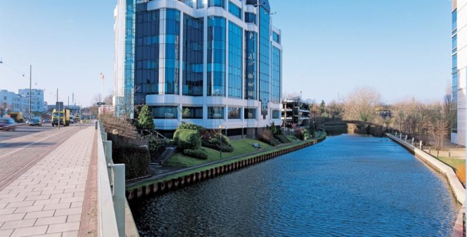 At 52,990 sq.ft. (4,923 sq. m.) Profile West is a landmark building which provides an impressive modern office environment in keeping with its prominent location adjacent to GlaxoSmithKline headquarters....