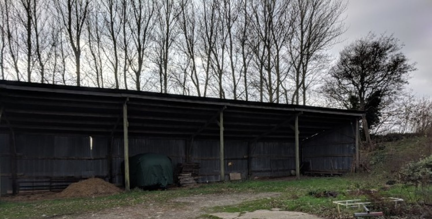 The site offers a range of sheltered and secure storage barns in this secure rural location. Barns 1 and 3 offer high eaves open-sided storage with barn 2 offering secure workshop space with 3 phase electricity.