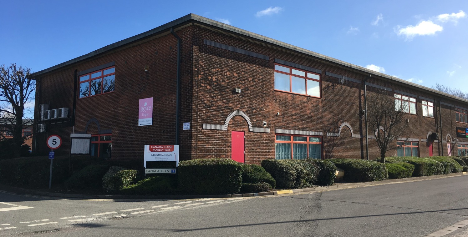 7 Canada Close, Banbury, is a modern first floor office incorporating steel portal frame construction under a pitched and clad roof. The first floor offices are good quality with suspended ceilings, gas fired central heating, kitchen, separate male a...