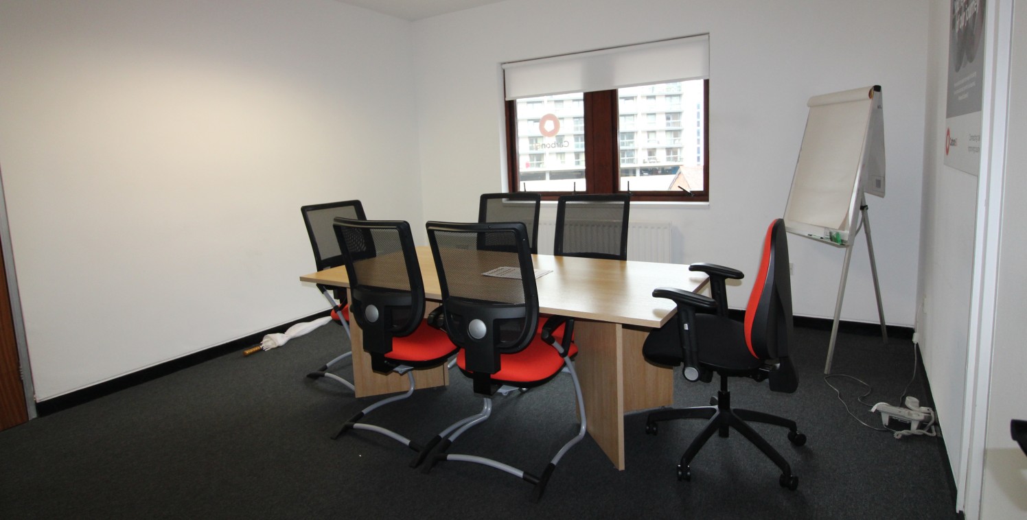 MODERN GROUND FLOOR office suite with PARKING located just off Broad Street in Birmingham City Centre - Ground Floor Suite - 1,025 ft2 (95.22 m2)...