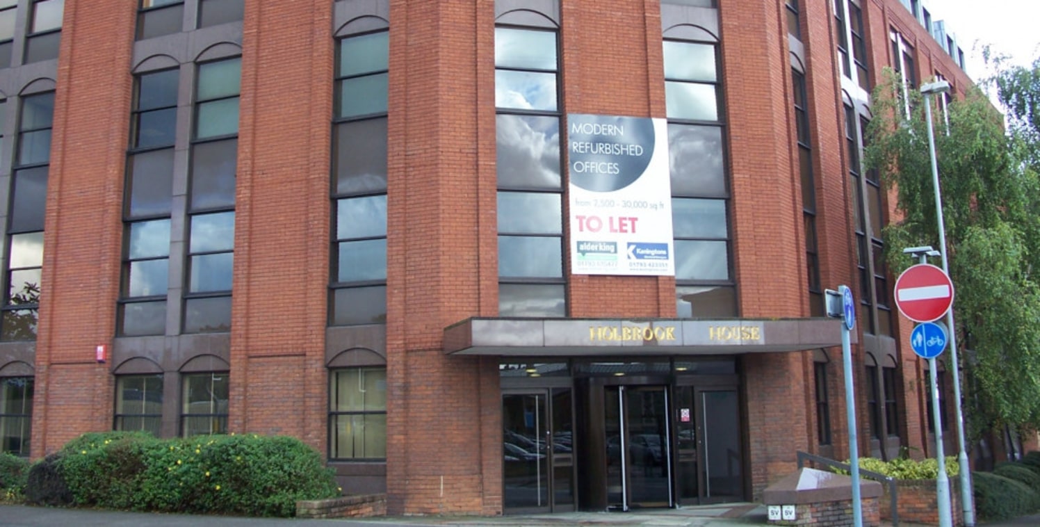 Holbrook House is situated in the heart of Swindon's commercial centre, 300 metres from mainline railway station. Fully accessed raised floor inc floorboxes, suspended ceiling with recessed Category II lighting, perimeter radiator heating, full heigh...