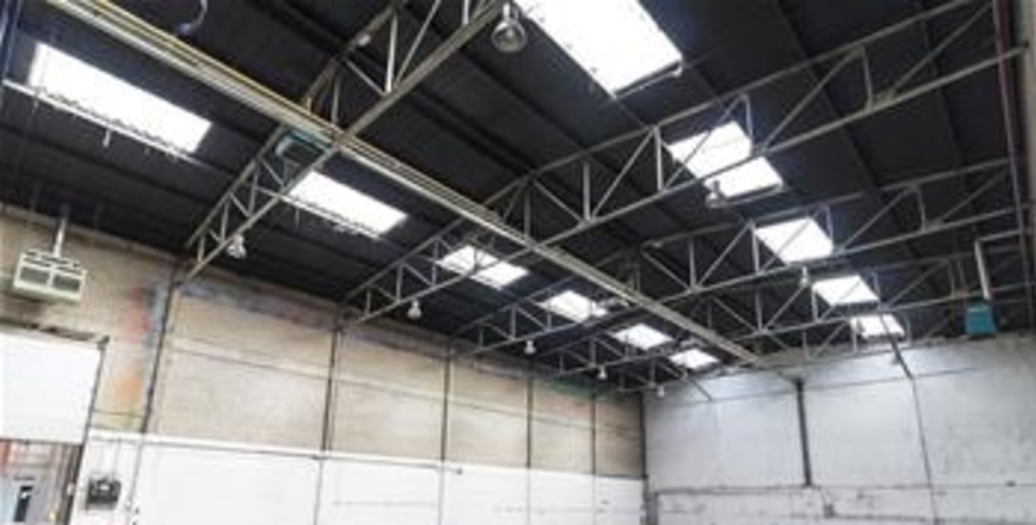 Headquarters warehouse/distribution facility constructed in two main bays with a large administrative section to the front. Each warehouse bay has a clear layout and a minimum height of 9m rising to 11.75m at the apex....