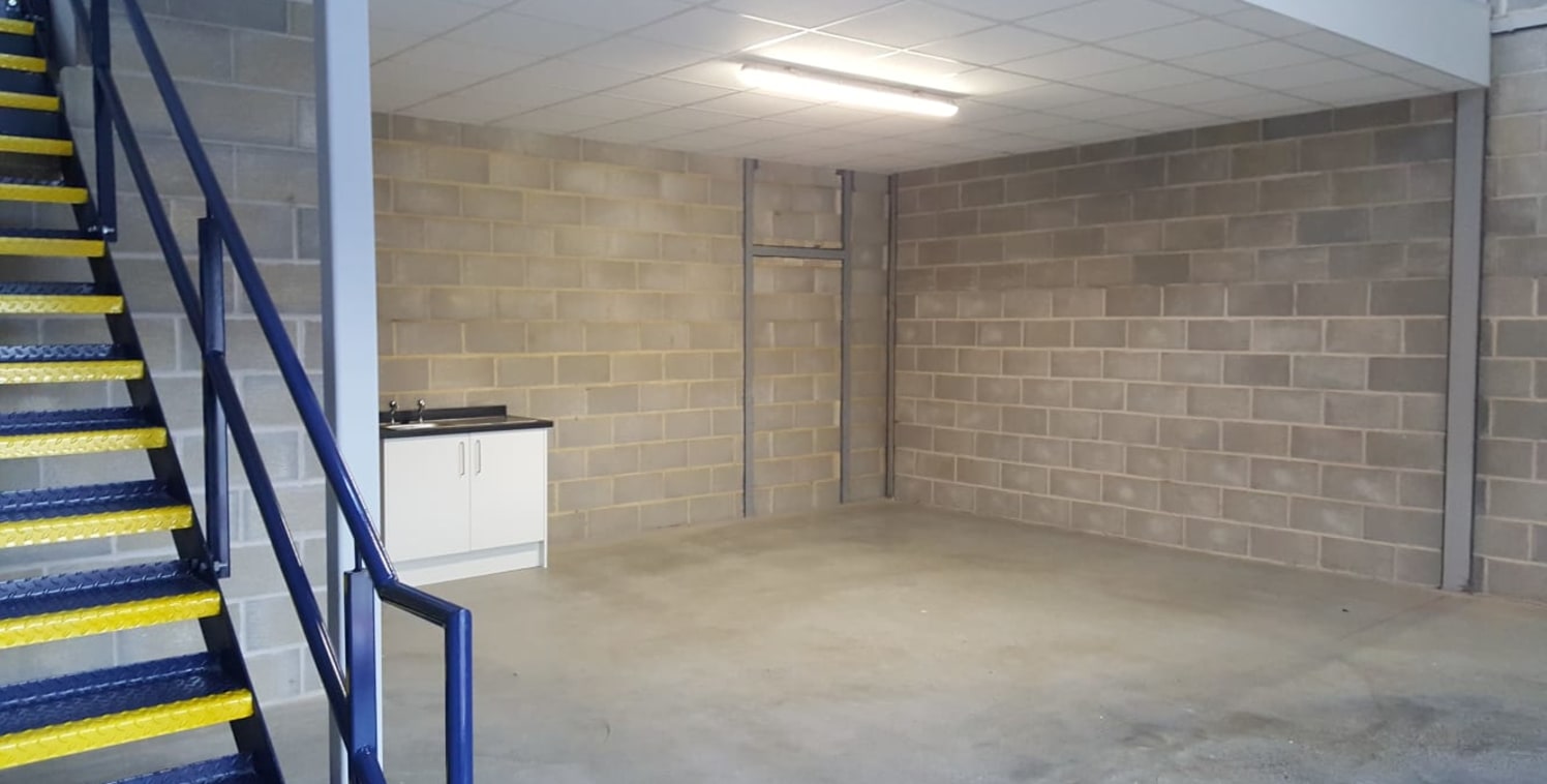 New Industrial / Warehouse Unit 

Total GIA 125.04 sq m (1,346 sq ft)