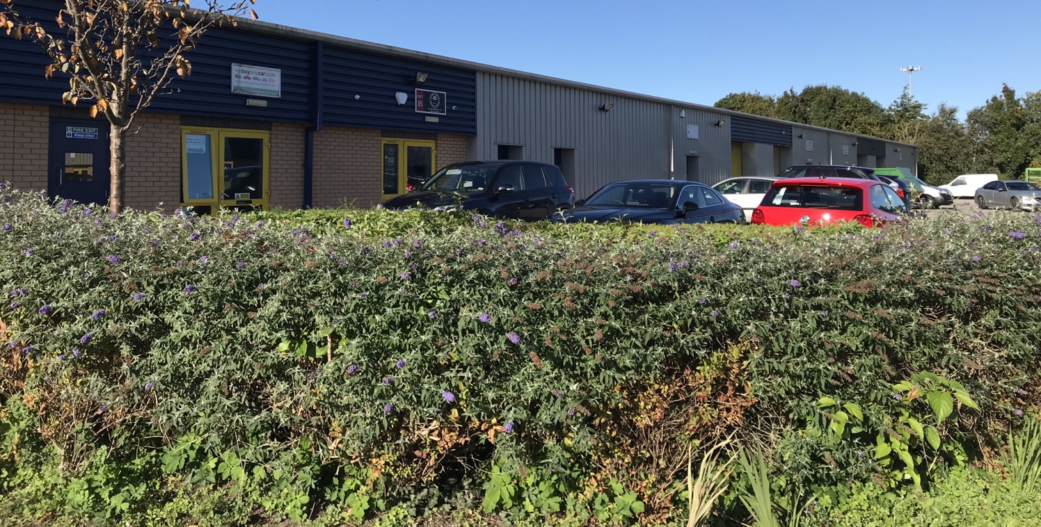 Flexible office and workshop accommodation on easy in/out terms.

Self storage units available.

20-2,000 sq ft

Terms on application