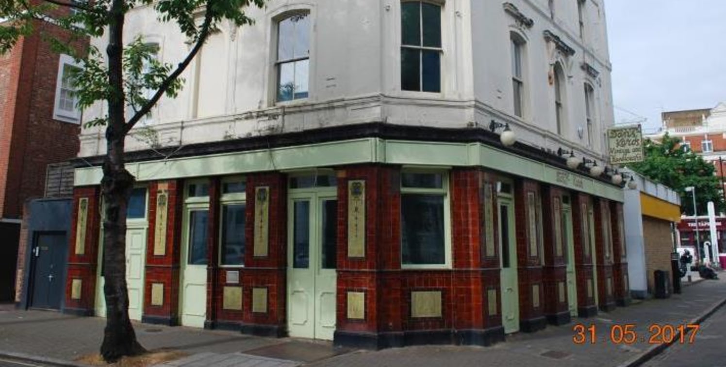 The available unit forms the ground floor and basement of a former public house. The unit has been previously used as an antique showroom so the space provided is exceptionally flexible with multiple entrances on its return frontages, good natural li...