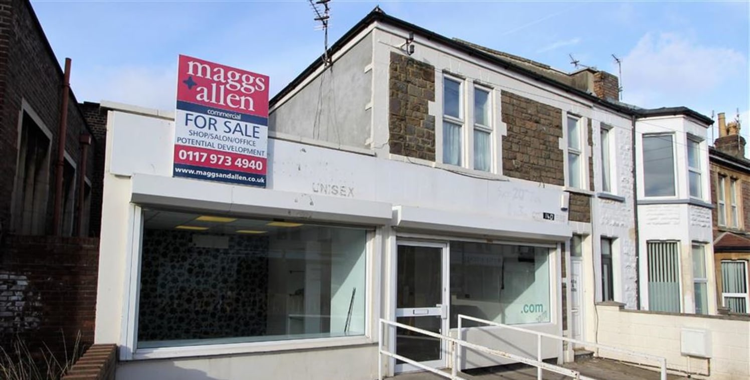 ***DOUBLE FRONTED RETAIL/OFFICE UNIT***

Opportunity to purchase a Freehold double fronted shop/office unit of approximately 600sqft situated within a short walk to Sandy Park Road with it's pleasant mix of shops and coffee lounges. The property bene...