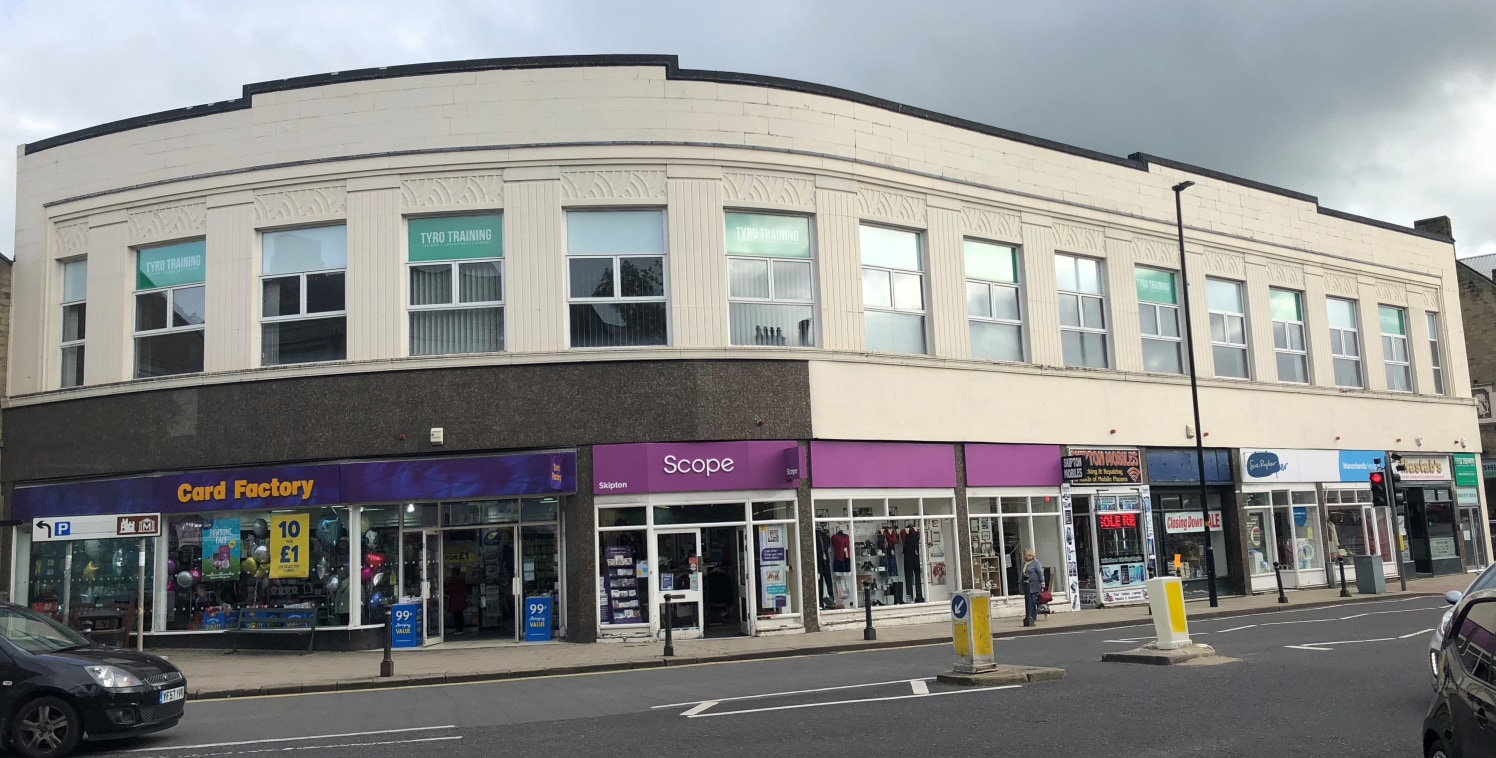 Crescent House comprises a first floor office suite above a ground floor retail parade. The curved frontage of Crescent House provides excellent prominence onto Keighley Road, High Street and Swadford Street and offers the opportunity for tenants to...