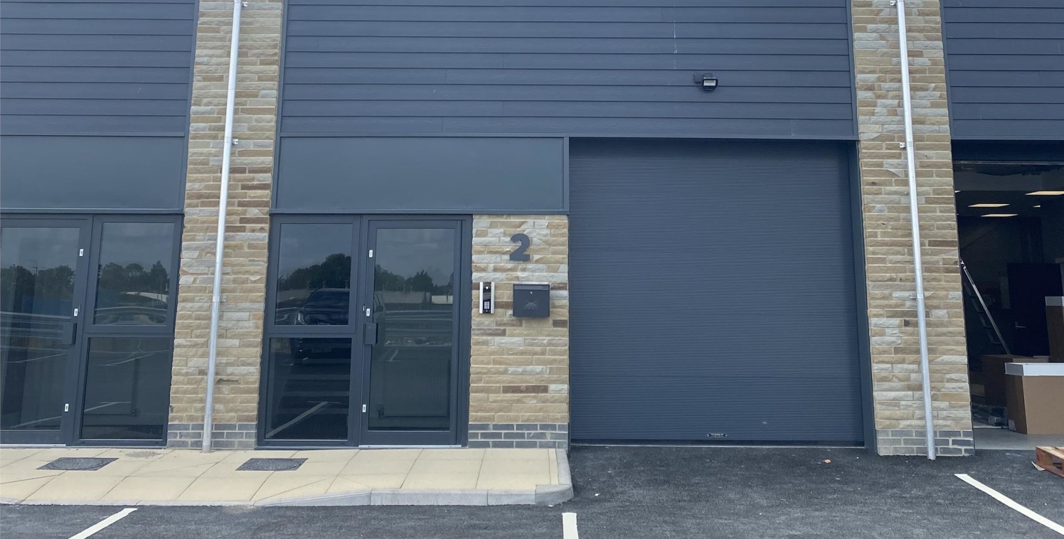 High specification hybrid office/ workshop units with excellent location and transport links.