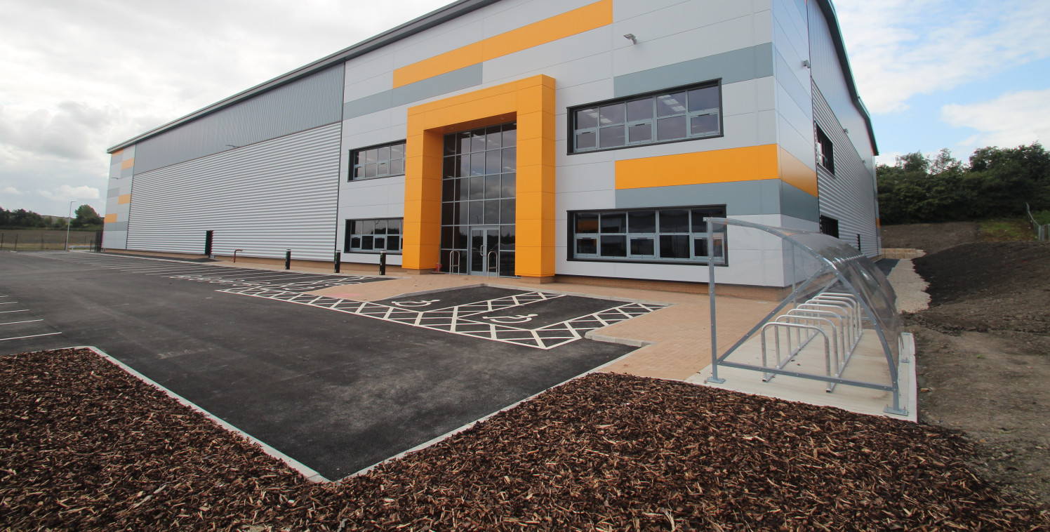 Forming part of the 62 Leeds development which is already home to Lidl, Afon Wen and Turners, Unit 2 is a brand new high-spec industrial/distribution unit that is ready for immediate occupation. This detached unit has been completed to the highest st...