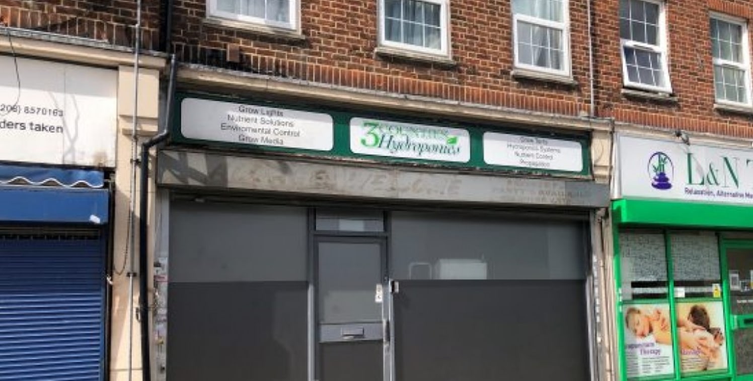 <p>Two facing local and convenience shopping parades with residential above in a popular commuter suburb of South East London.</p><ul>

<li>Busy trading position<span class="Apple-converted-space"> </span></li>

<li class="p2">Rear yard area</li>

<l...