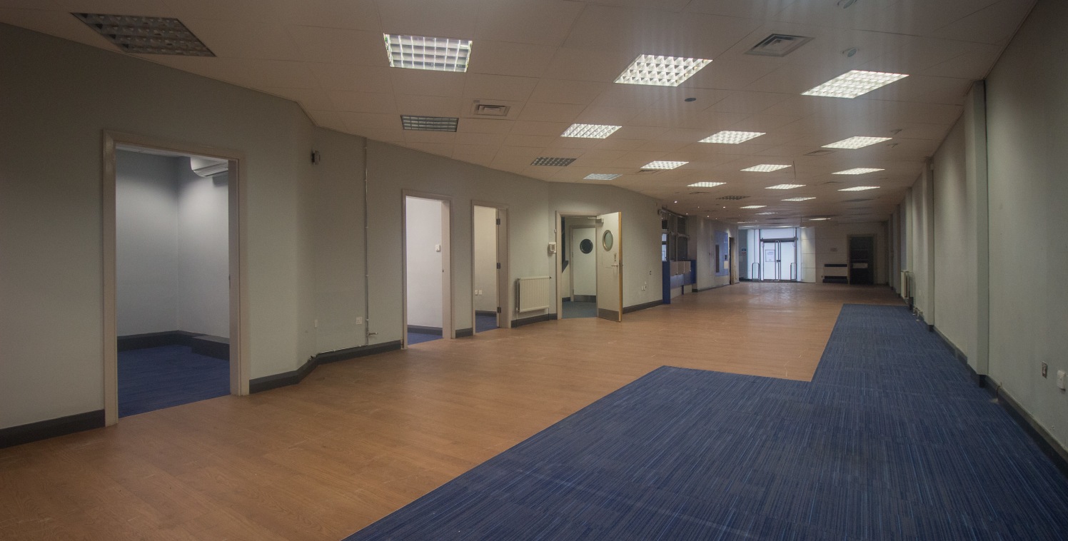 The fantastic former bank premises consist of 5,348 sq ft arranged over the ground and first floors. Benefiting from a private car park to the rear; main access is on Market Street which provides excellent passing footfall from the Bury Interchange a...