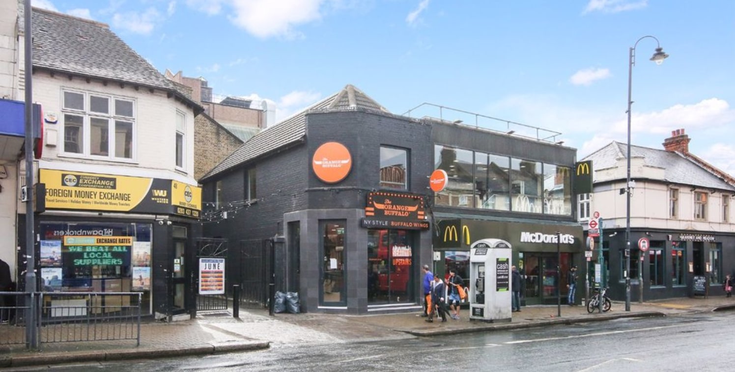 Freehold investment opportunity entirely let on a 20 year lease 

Gross Initial Yield 7.48% - Current rent reserved &pound;58,000 p/a