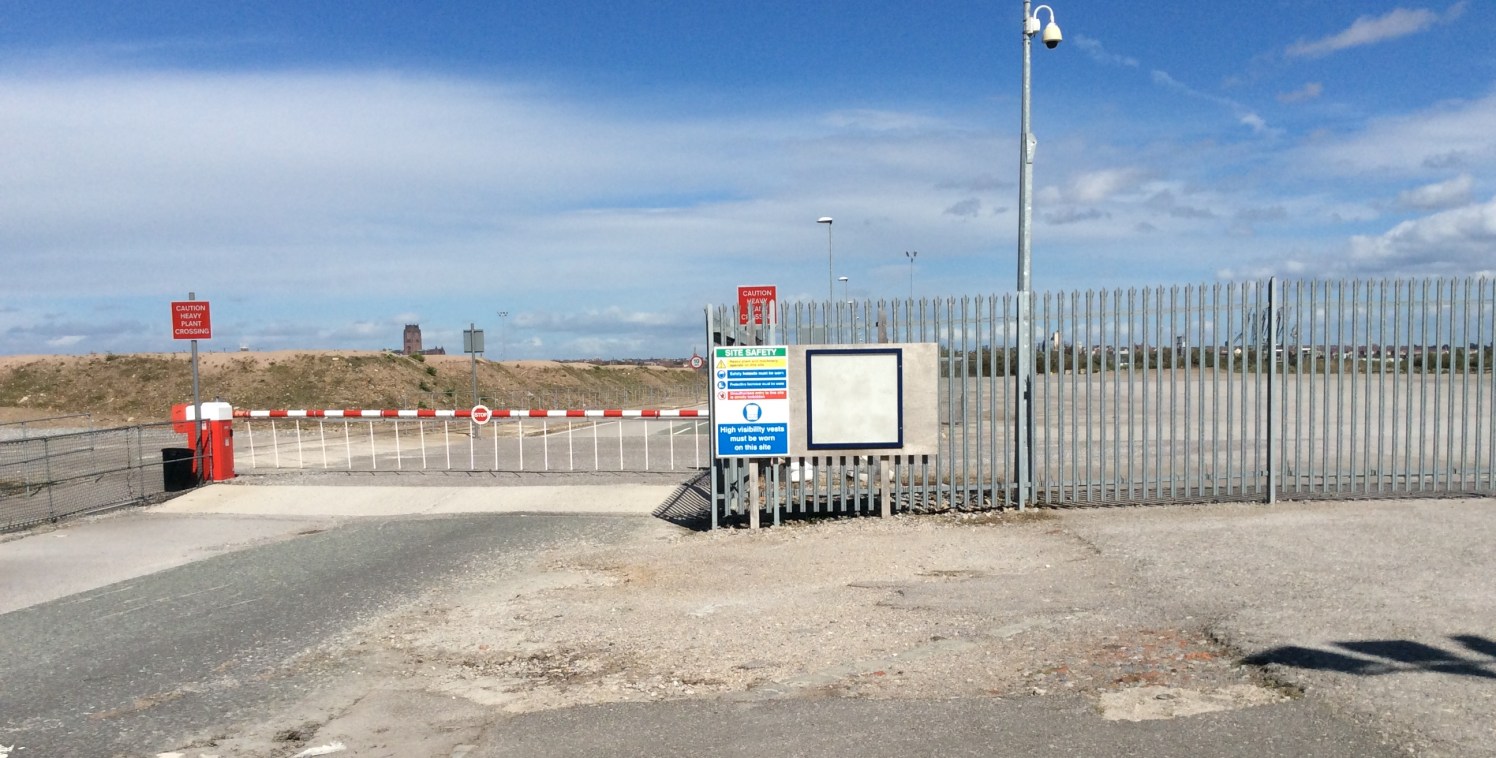 Site adjacent to Cammell Lairds ship yard on Campbeltown Road in Birkenhead. Land available from 5 acres to 32 acres.