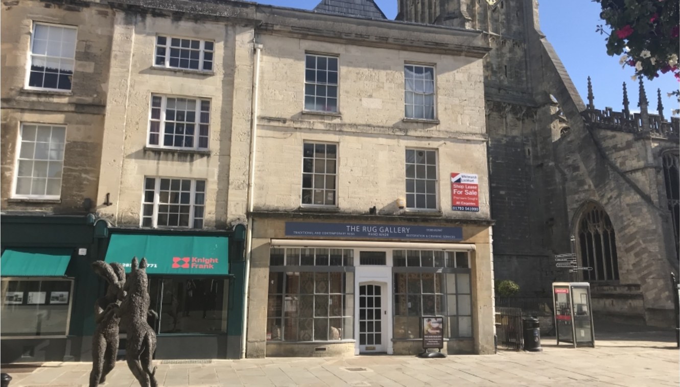 The subject premises is situated in Cirencester's Market Place in a prominent position on a prime retail pitch in the pedestrianized zone. Cirencester is an attractive and thriving market town well located between Swindon and Gloucestershire.