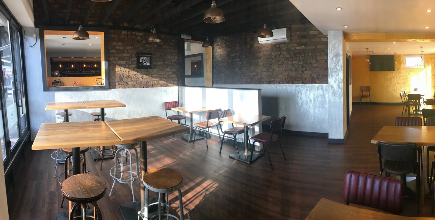 This fully licenced bar, restaurant and cafe is now available with all fixtures and fittings included and is well located for day and night trade. The lease incorporates the entire building....