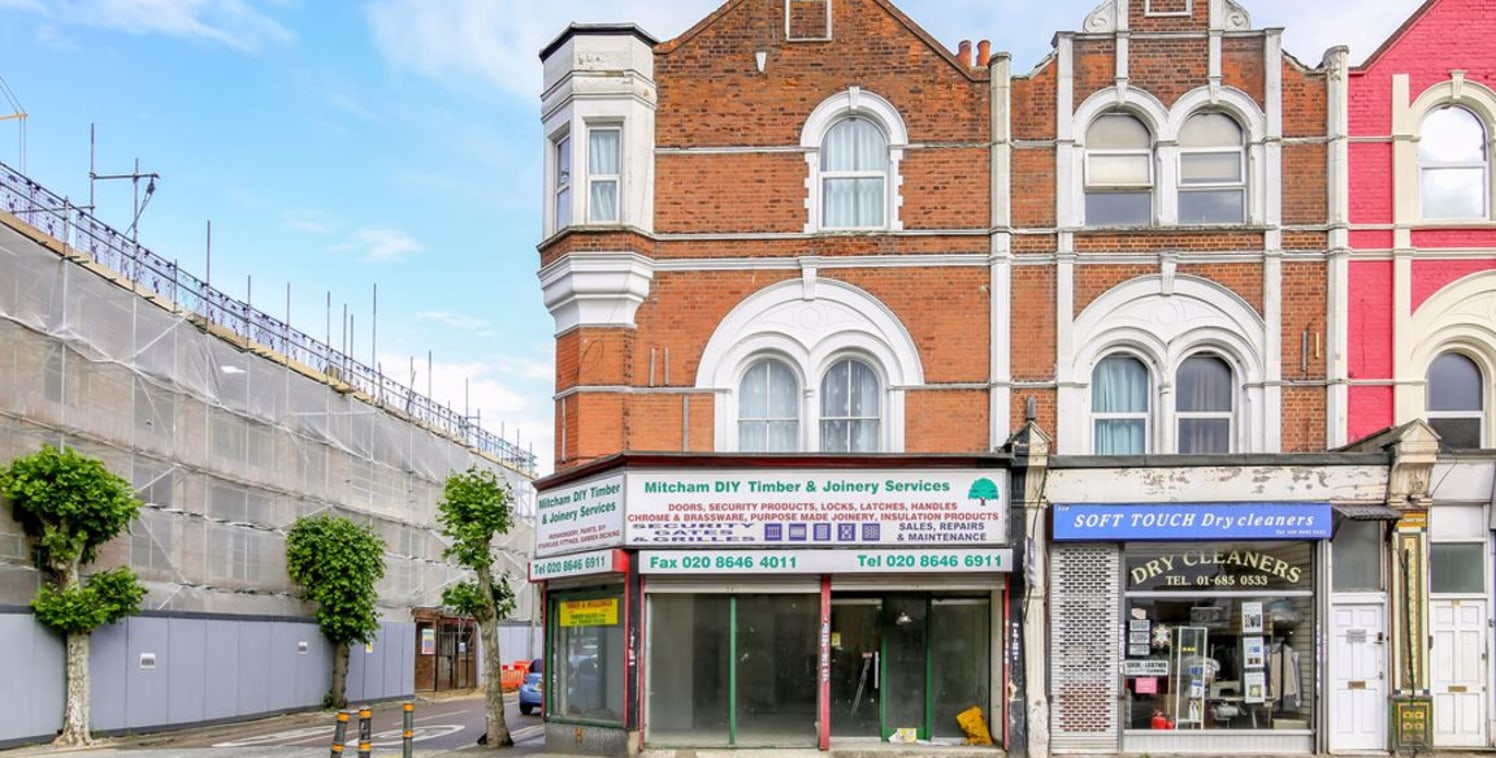 CSJ Property Agents offer this vacant ground floor and basement retail unit. Available now on a new lease flexible terms subject to agreement. Gross Internal Area approx.: 2,232ft&sup2;. Rent: &pound;20,000p/a