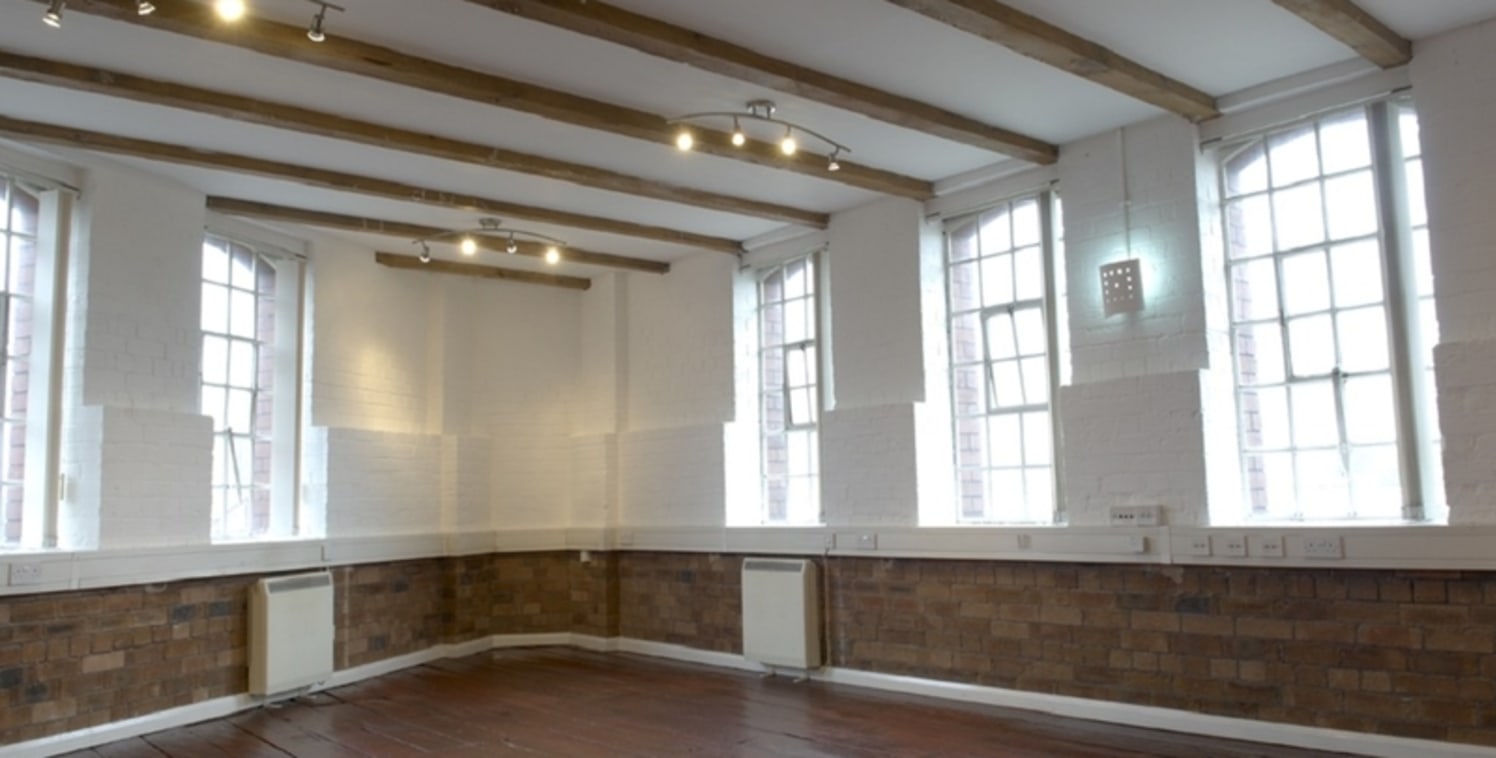 Converted character landmark building into high class offices. The suites provide varied internal features such as exposed original flooring, beams, brickwork and traditional carpeting. The suites benefit from lift access, on site car parking, buildi...