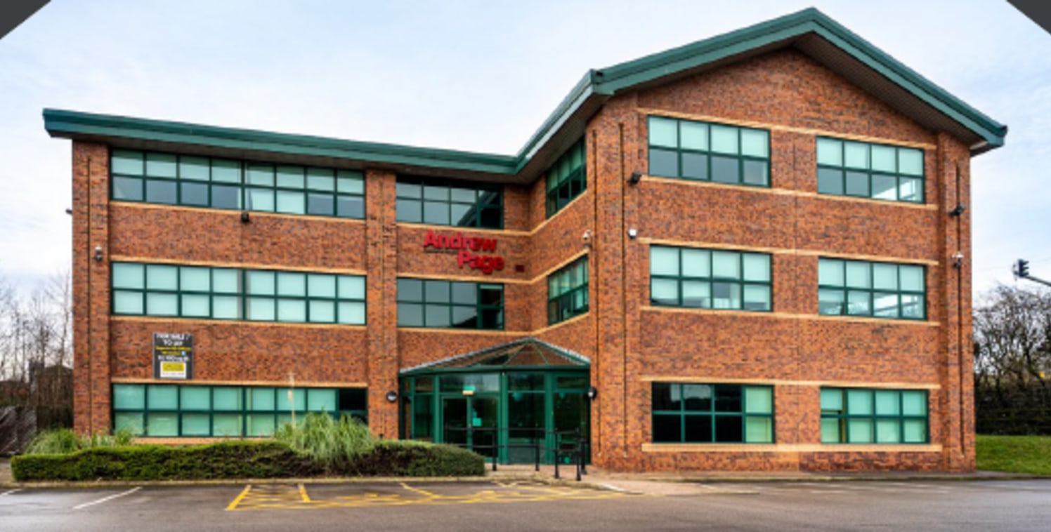 Apson House is a detached 3-storey office building set within extensively

landscaped grounds and accessed off Bullerthorpe Lane.

Set within its own fully security-fenced site Apson House provides great

signage opportunities as it overlooks the A61...