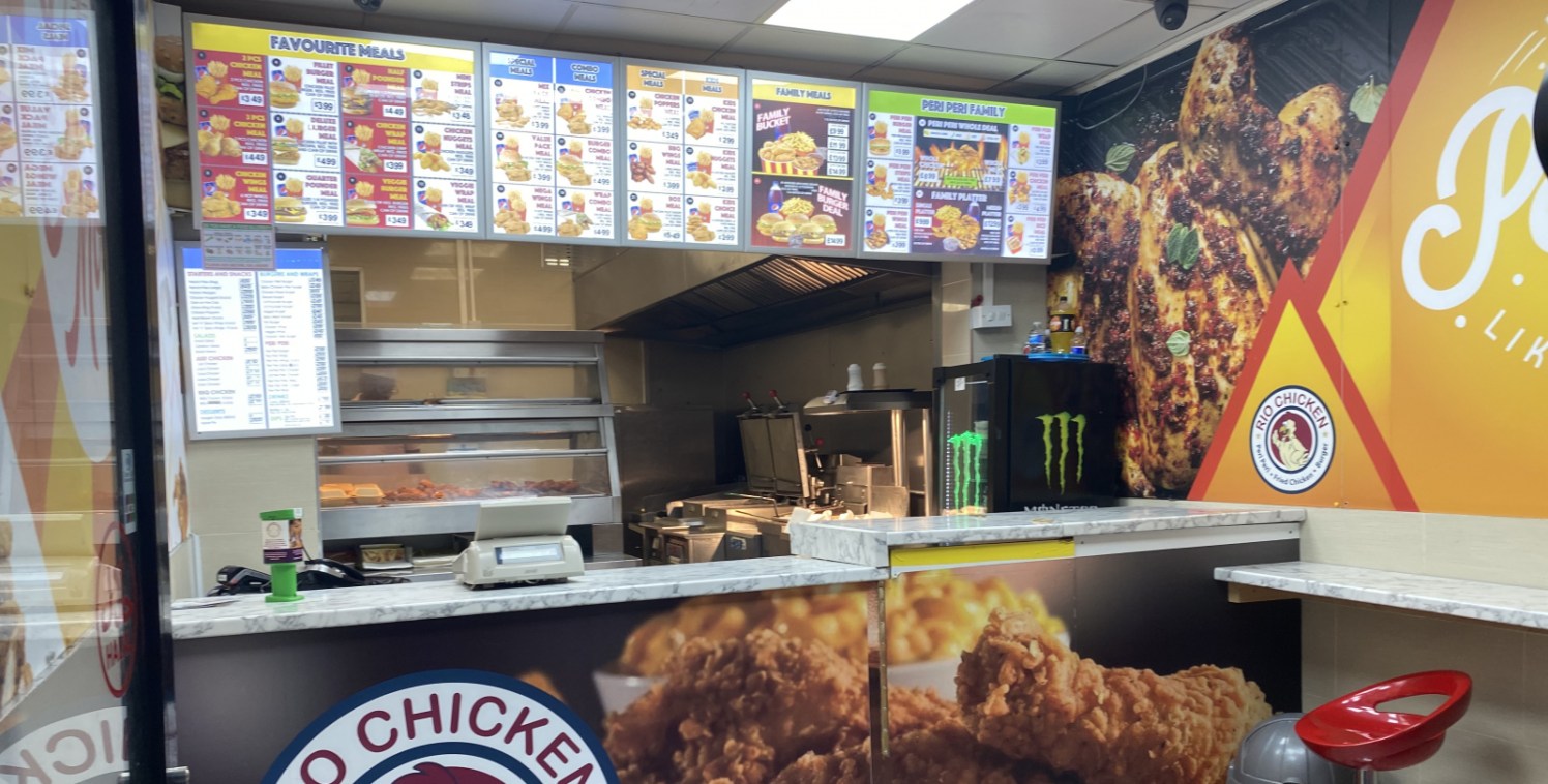 Takeaway Chicken shop business lease for sale\n\n************CENTRAL SOUTH HARROW***********\n\nalexandra park is pleased to offer this lock up takeaway Chicken shop in Central South Harrow. Lease 12 years remaining. Takings approx Â&pound;3500 - Â&p...