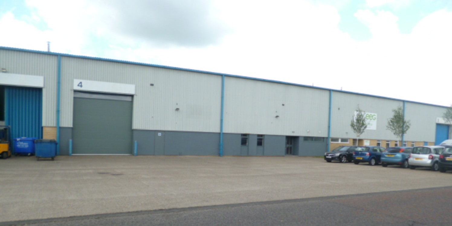 A modern portal steel framed property offering

clear span and a generous eaves height of

6.1m (20ft). The property has an office to the

front with separate male and female toilet

facilities. The warehouse is served by a shutter door

approximatel...