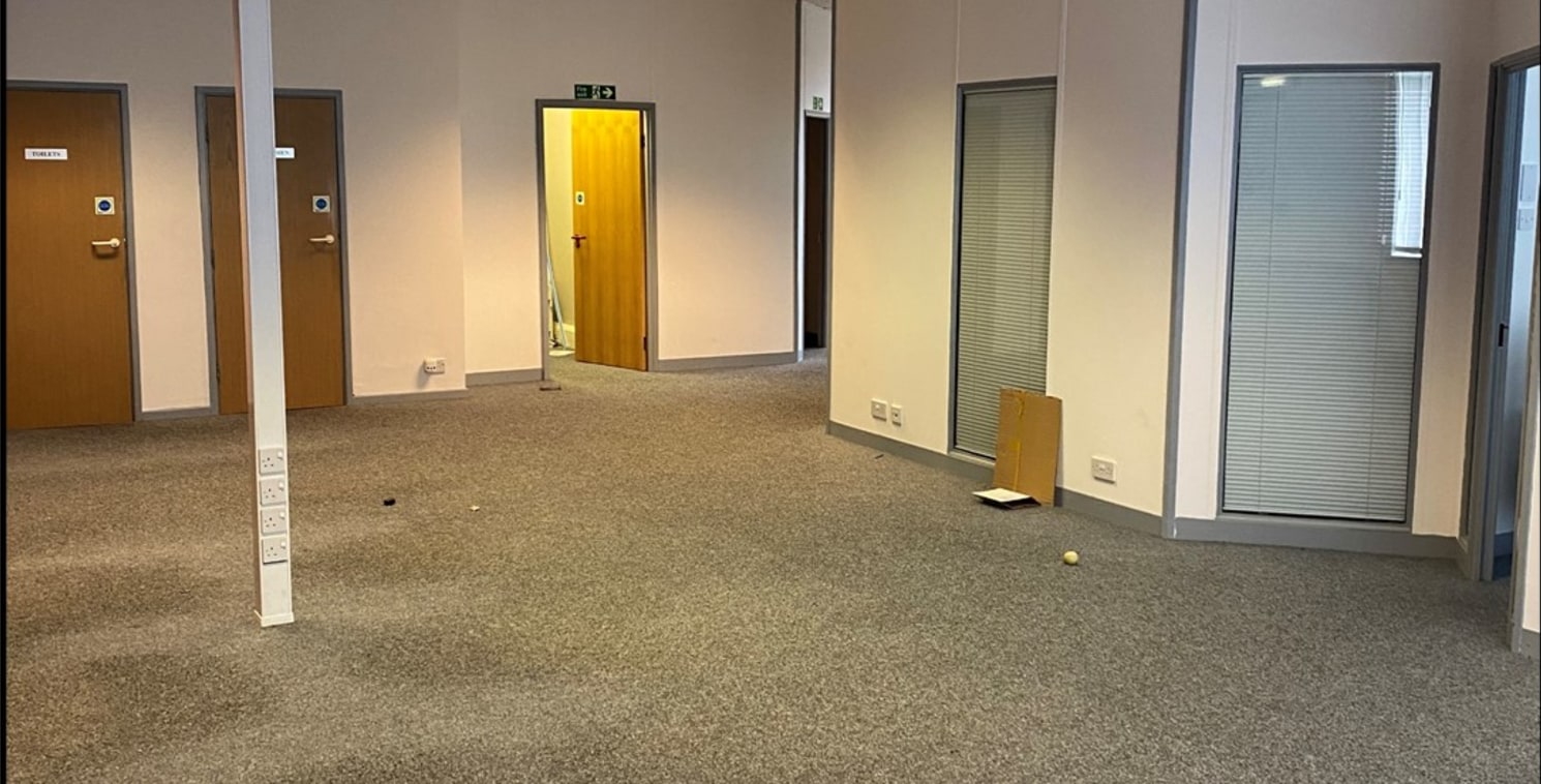 TO LET - SELF-CONTAINED OFFICE ACCOMMODATION - PROMINENT LOCATION ON GLOVER INDUSTRIAL ESTATE - GREAT ACCESS TO A1(M) AND A19 - ONSITE CAR PARKING

Location

The premises are located on Glover Industrial Estate, a popular business location in Washing...