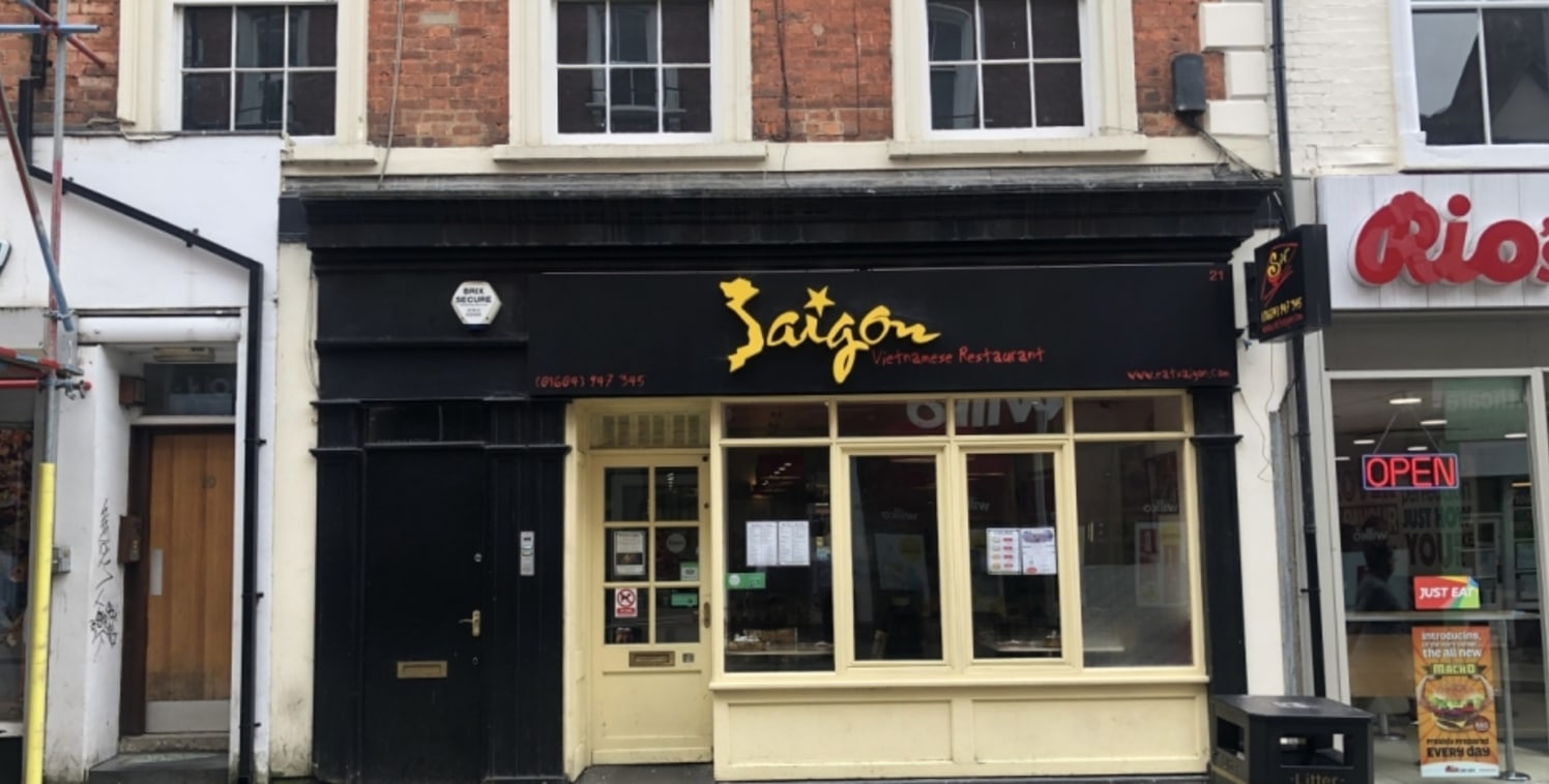 The property comprises an A3/A5 restaurant premises with a glazed frontage and fully equipped kitchen facilities. The ground floor restaurant area benefits from a suspended ceiling, tiled floor and entrance porchway. There is customer disabled and ma...