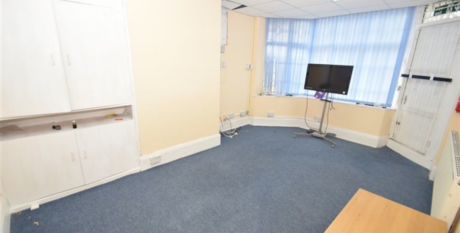AVAILABLE NOW!! C & R HULME offers an excellent opportunity to acquire a 970 sq ft Approx (90Sq mtr) double fronted , commercial property located within a busy Parade on the A34 Kingsway being one of the main and Busiest routes into Manchester.\nVACA...