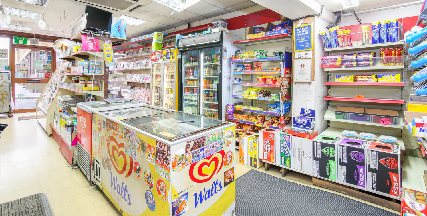 Assignemnt of the remaining 14 years lease. Rent reviews are every 4 years with the next scheduled for 2020. 

The property currently operates as a newsagent with A1 use class. The unit comprises an open plan shop area with a 4m frontage. 

The unit...