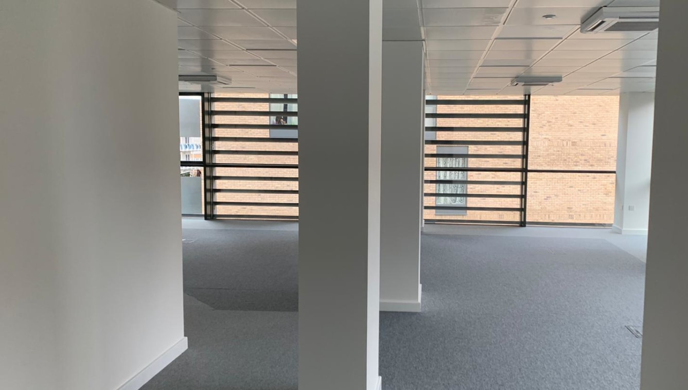 A stunning brand new office floor in the Lyon Square Development. These offices occupy the entire 3rd Floor of Bradburys Court and have floor to ceiling windows surrounding 1,300 sq ft of fully open plan workspace. The offices have exclusive use of m...
