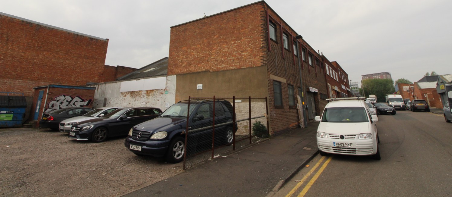 Warehouse premises in HOCKLEY with two storey...