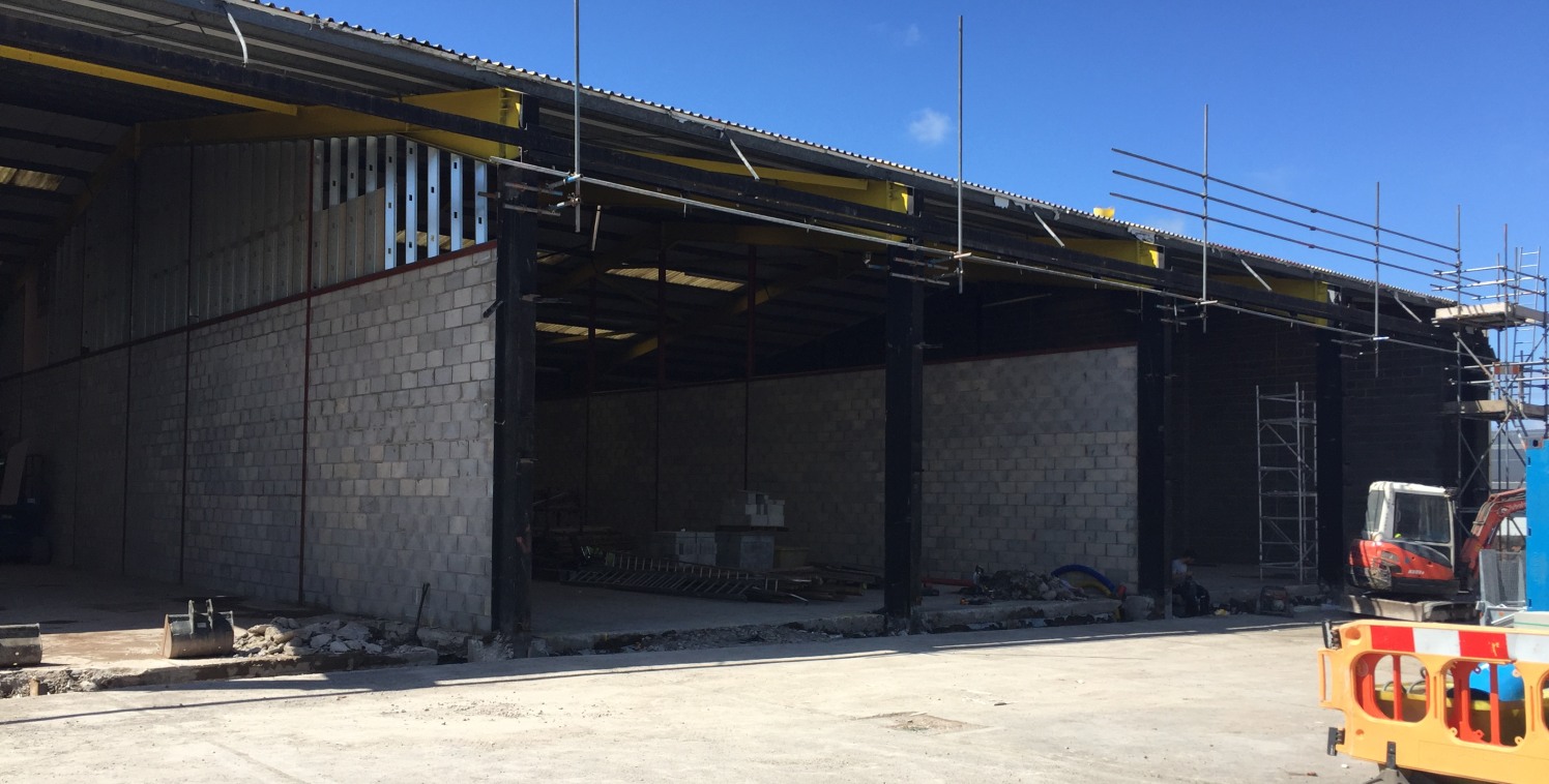 New development of 4 industrial/trade counter units with a yard in Birkenhead.

2,583 sq ft

Rental £6 per sq ft