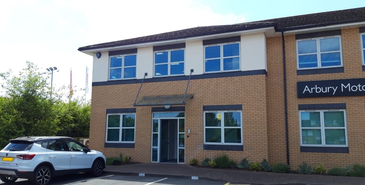 17 The Courtyard is 1,039 sq ft purpose-built high quality two storey

office building providing onsite car parking, an individual office and meeting room.