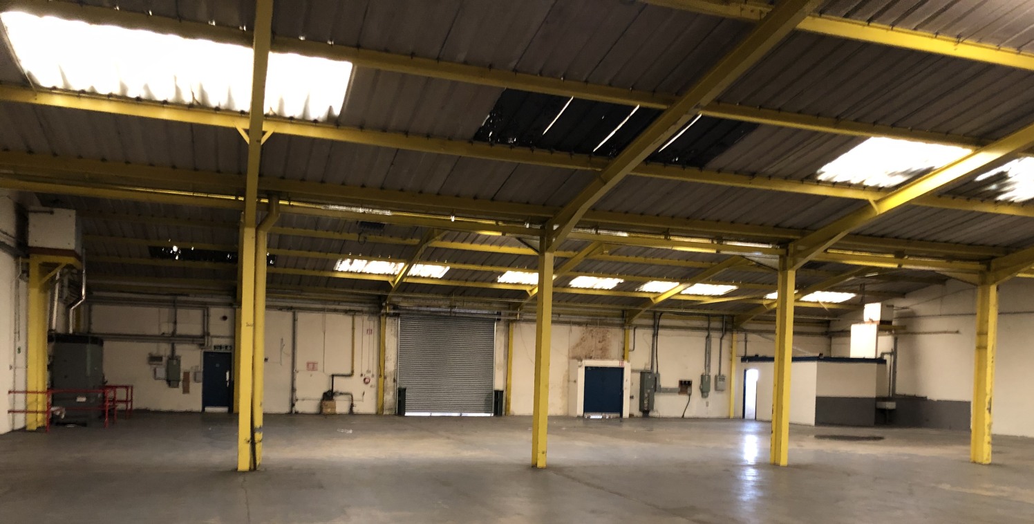 Industrial/warehouse unit

13,053 sq ft 

Leasehold £45,700 per annum