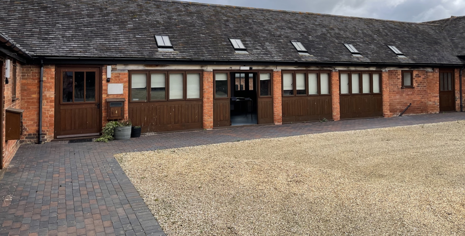 Patrick Farm Barns are a mixture of single- and two-storey brick and tile buildings arranged in two linked courtyards. The barns are believed to date from the early 1800s. An 18th century farmhouse and adjacent more modern buildings serve the continu...