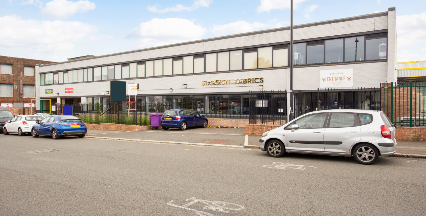 A ground floor open plan office with lots of natural light. The property may also suit showroom and trade counter occupiers.