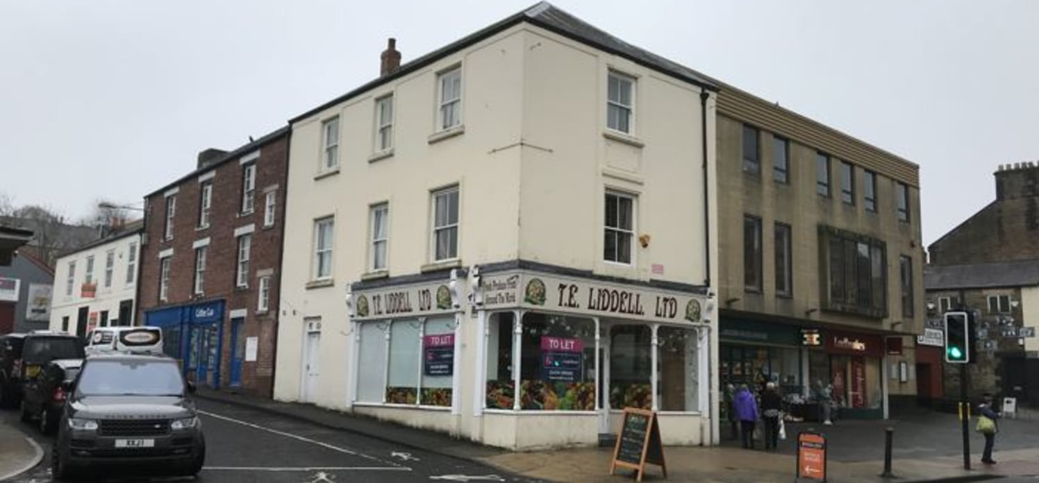 GROUND FLOOR RETAIL UNIT - TO LET

LOCATION

Hexham is a popular and affluent Northumberland market town, situated approximately 21 miles west of Newcastle and 35 miles east of Carlisle.

The principal focus of retail activity is the pedestrianised F...