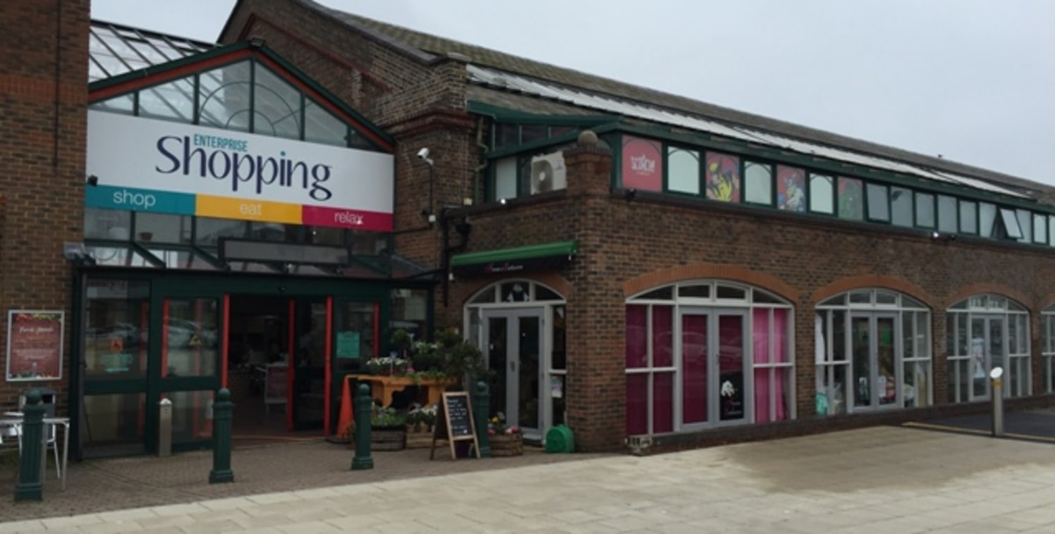 The Enterprise Centre offers a great selection of independent retail shops under the one glass Victorian roof. The centre has undergone considerable renovation in recent months. There are currently two offices and one storage unit available on the fi...