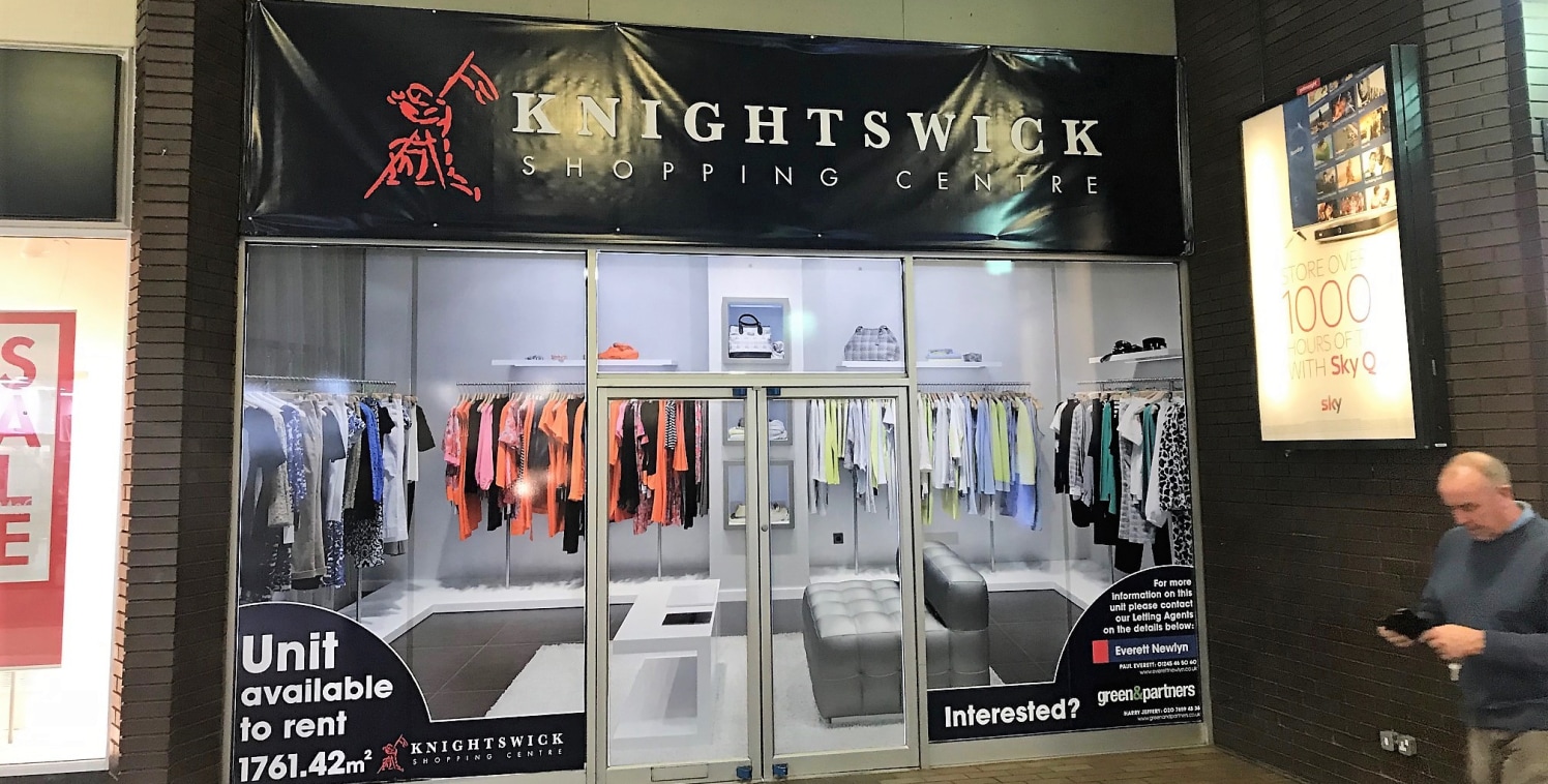 Shop to Let\n\nKnightswick Shopping Centre, Canvey Island\n\nUnit 17, Furtherwick Road\n\nLOCATION:\n\nCanvey Island is a popular seaside resort located on the south coast of Essex, approximately 3 miles south east of South Benfleet and 10 miles west...