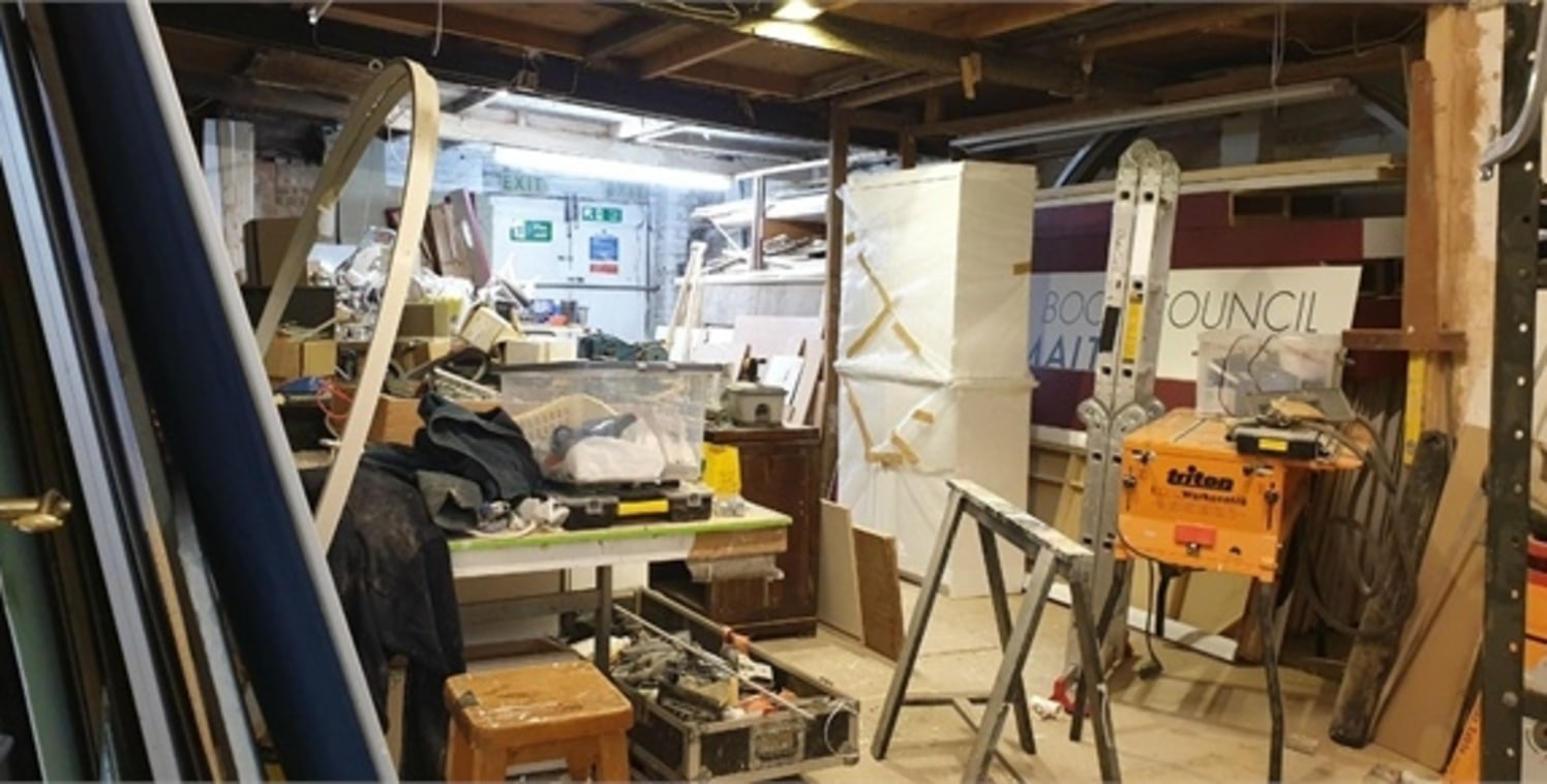 Workshop / Printing business lease for sale\n\nalexandra park is pleased to offer this business lease for sale lock up printing shop with front Cafe & rear workshop in this central location with Sainsburys' Supermarket & Kenton Road Bakerloo Line Und...