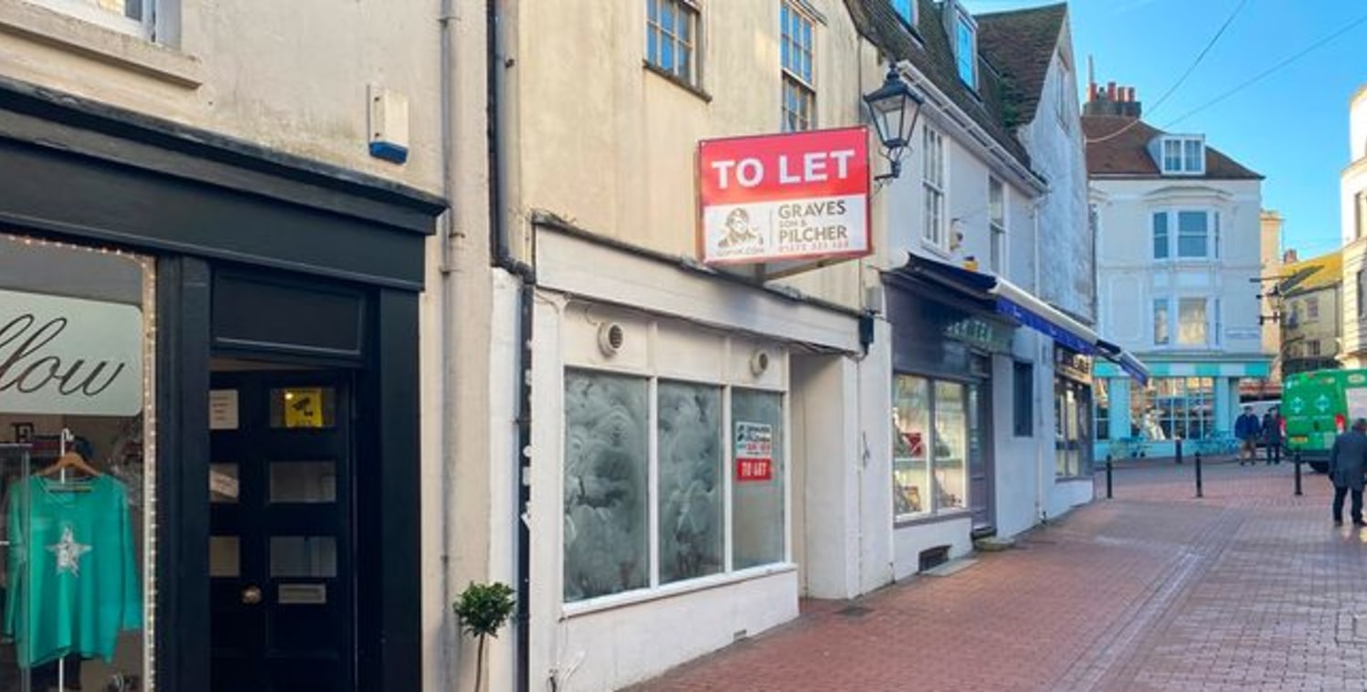 Available immediately<br><br>The premises are located on Market Street, one of Brighton's prime city centre retail locations. Market Street is a sought after location being a busy retail thoroughfare with nearby occupiers including Reiker Shoes, inde...