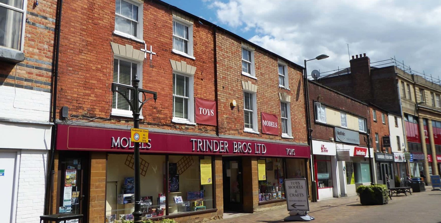 2a Broad Street comprises the ground floor of a three storey building comprising brick elevations. The retailing accommodation benefits from a large fronted glazed shop front....