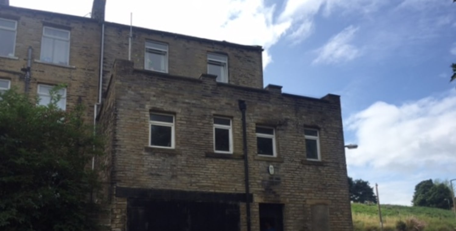 *Industrial unit with offices and 3 bed house*

The premises briefly comprises a 3 bedroomed end terrace property having an industrial unit with upper floor offices situated to the rear at lower ground level.

The residential accommodation benefits f...