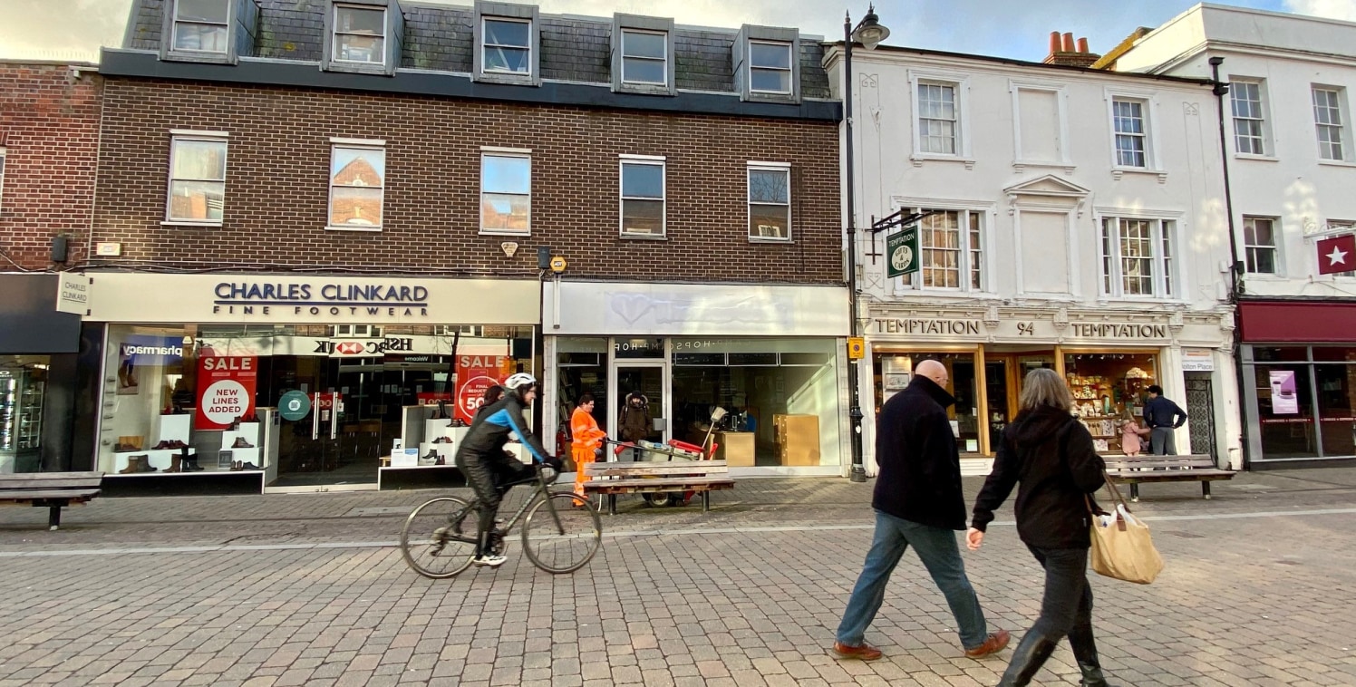 The property comprises a prime retail unit situated in the heart of Newbury town centre.

Internally the property is in reasonable condition laid out as a travel agents with main retail space, two offices, rear store and then ancillary space to inclu...