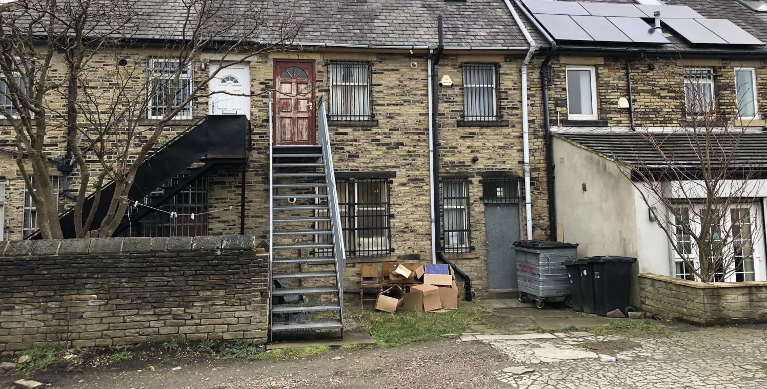 The available property comprises a small shop unit with rear store and kitchen at ground floor level with additional basement storage accommodation. The two upper floors are suitable for office & storage space. The upper floors are accessed via an in...