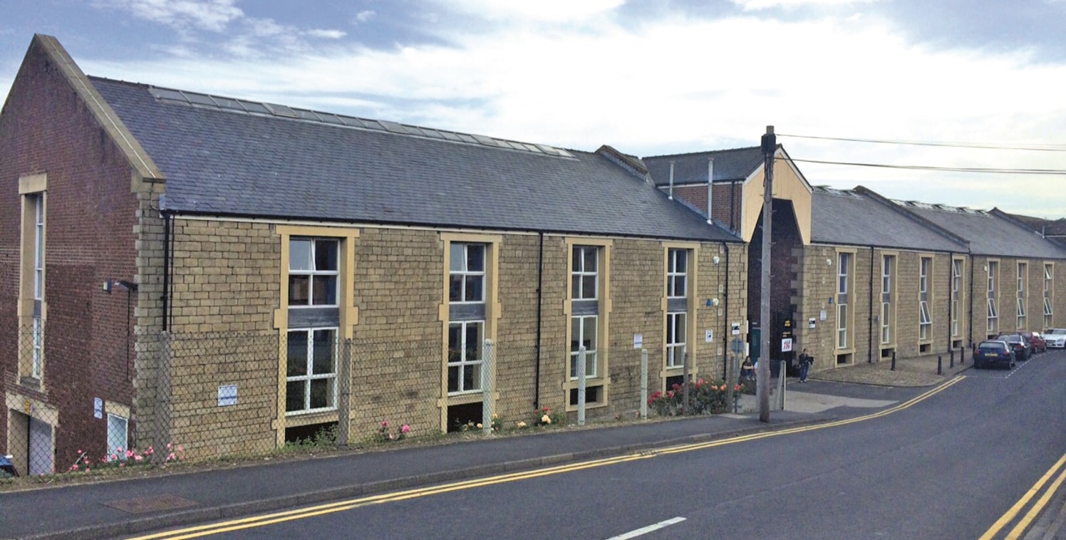 Shipley Wharf is a refurbished wharf building which has been refurbished to provide a variety of office suites overlooking the Leeds/Liverpool Canal.

The available accommodation comprises a first floor suite accessed by way of a shared glazed entran...